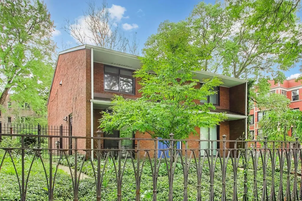 1203 East 50th Street Chicago IL 60615