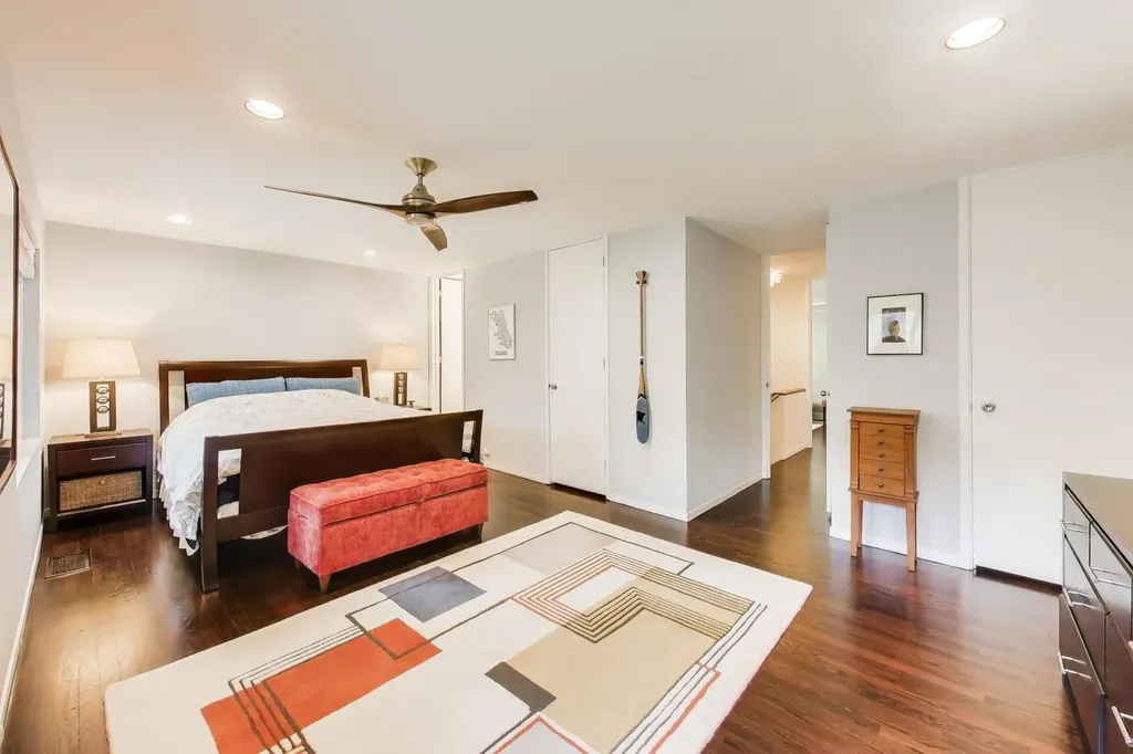 1203 East 50th Street Chicago IL 60615