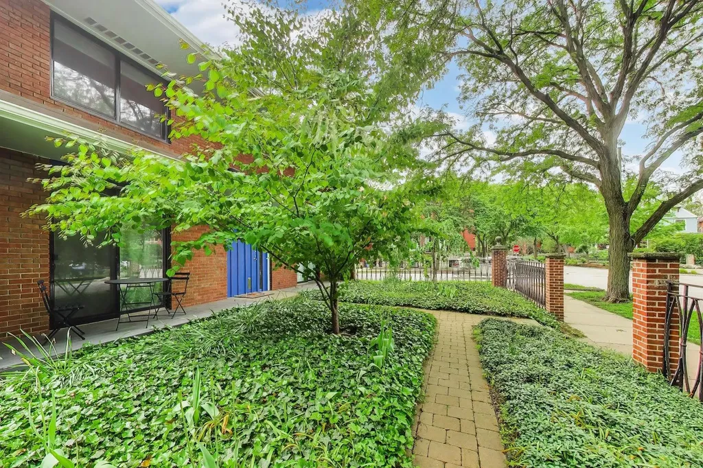 1203 East 50th Street Chicago IL 60615