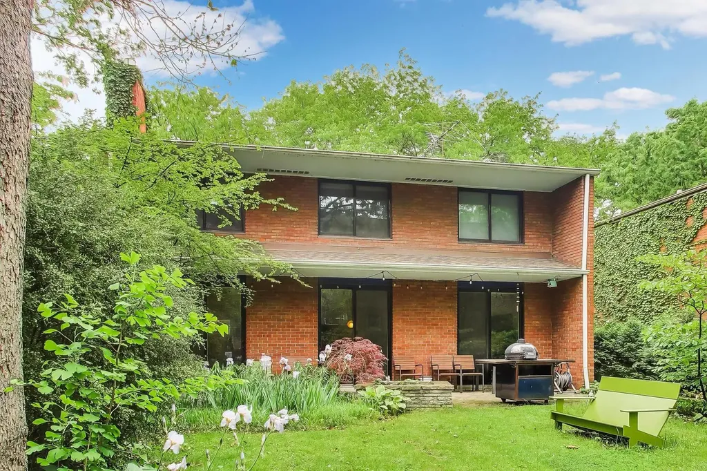 1203 East 50th Street Chicago IL 60615