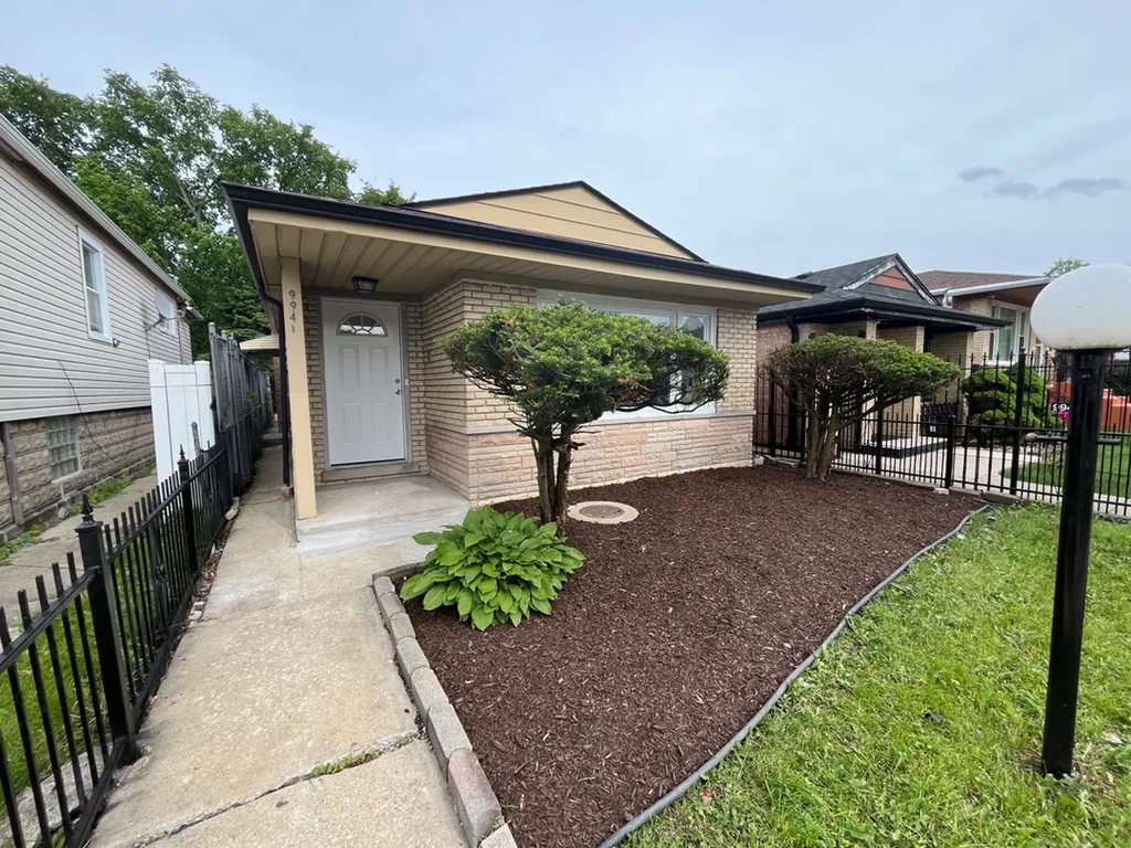 9941 South La Salle Street Chicago IL 60628