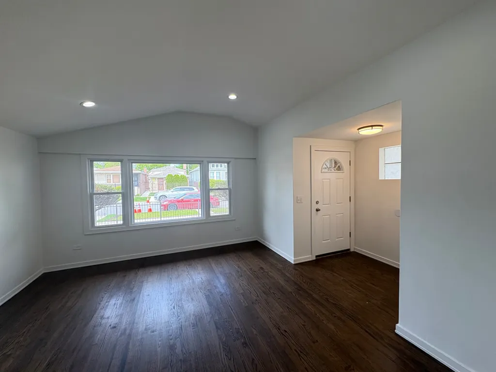 9941 South La Salle Street Chicago IL 60628