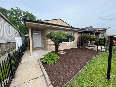 9941 South La Salle Street Chicago IL 60628