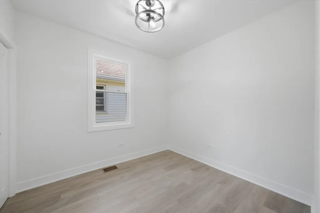 2714 North New England Avenue Chicago IL 60707