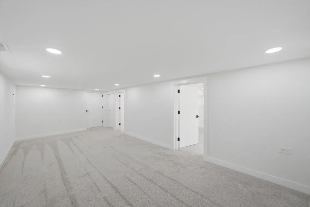 2714 North New England Avenue Chicago IL 60707