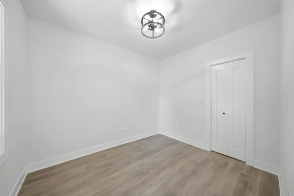 2714 North New England Avenue Chicago IL 60707