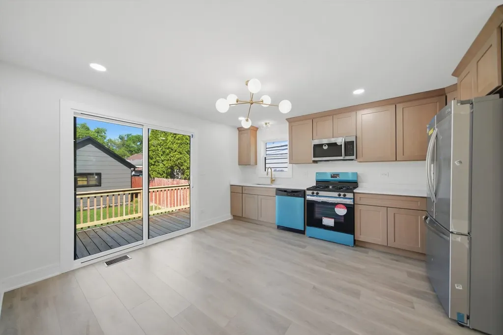 2714 North New England Avenue Chicago IL 60707