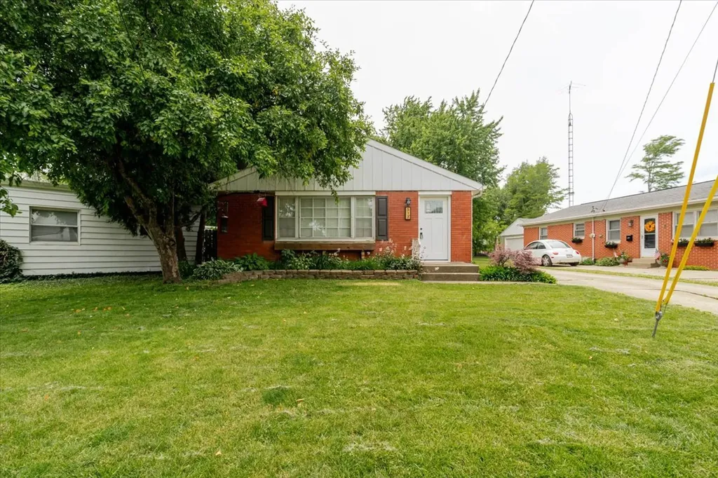 513 Maizefield Avenue Bloomington IL 61701