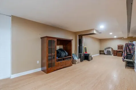 513 Maizefield Avenue Bloomington IL 61701