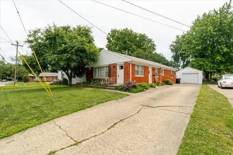 513 Maizefield Avenue Bloomington IL 61701