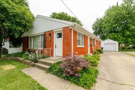 513 Maizefield Avenue Bloomington IL 61701