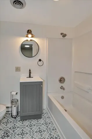32 Cross Street Bristol IL 60512