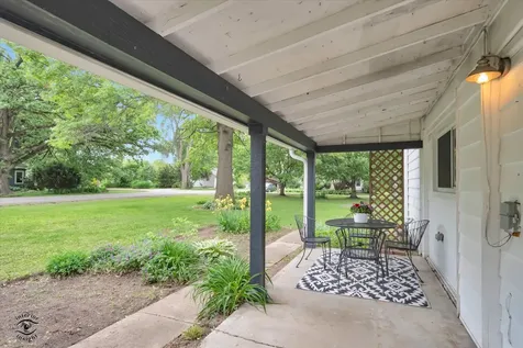 32 Cross Street Bristol IL 60512