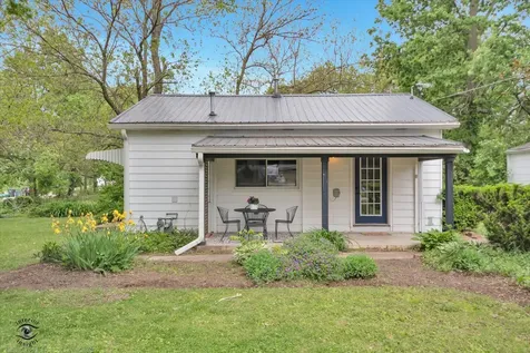 32 Cross Street Bristol IL 60512