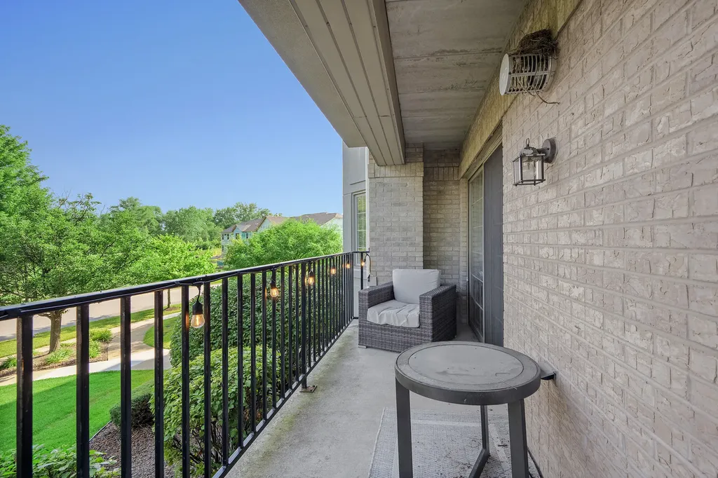 8505 Woodward Avenue Woodridge IL 60517