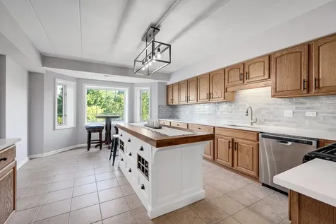8505 Woodward Avenue Woodridge IL 60517
