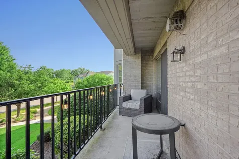 8505 Woodward Avenue Woodridge IL 60517