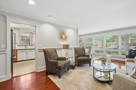 576 Bedford Lane Des Plaines IL 60016