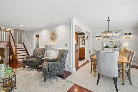 576 Bedford Lane Des Plaines IL 60016