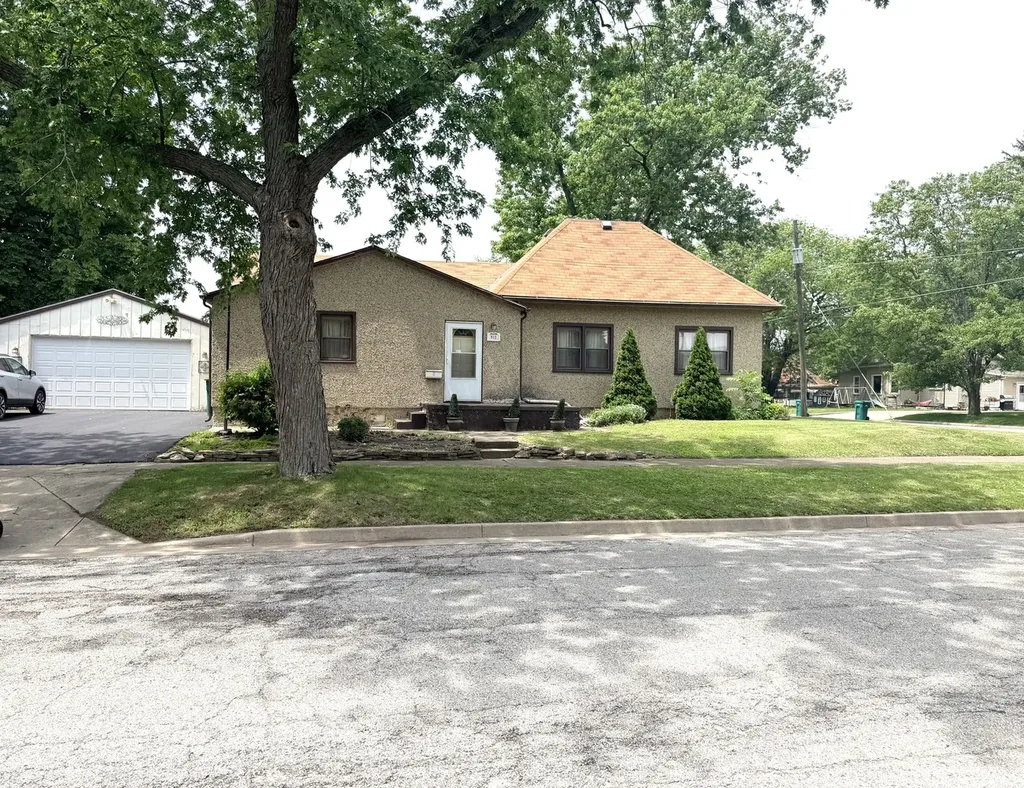 912 North Monroe Street Streator IL 61364