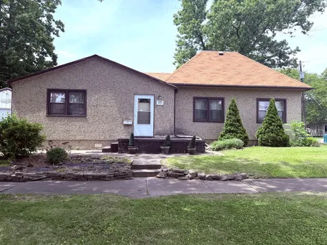 912 North Monroe Street Streator IL 61364