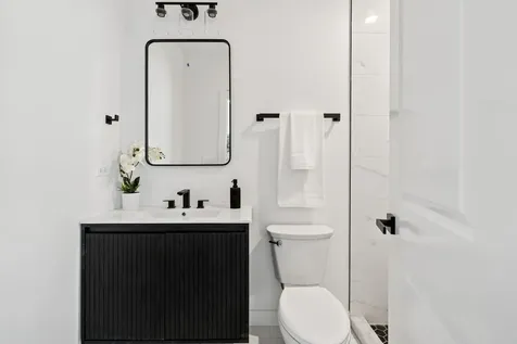 6755 North Hermitage Avenue Chicago IL 60626