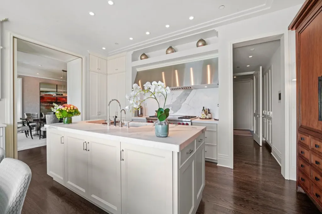 159 East Walton Place Chicago IL 60611