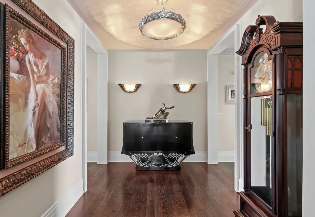 159 East Walton Place Chicago IL 60611