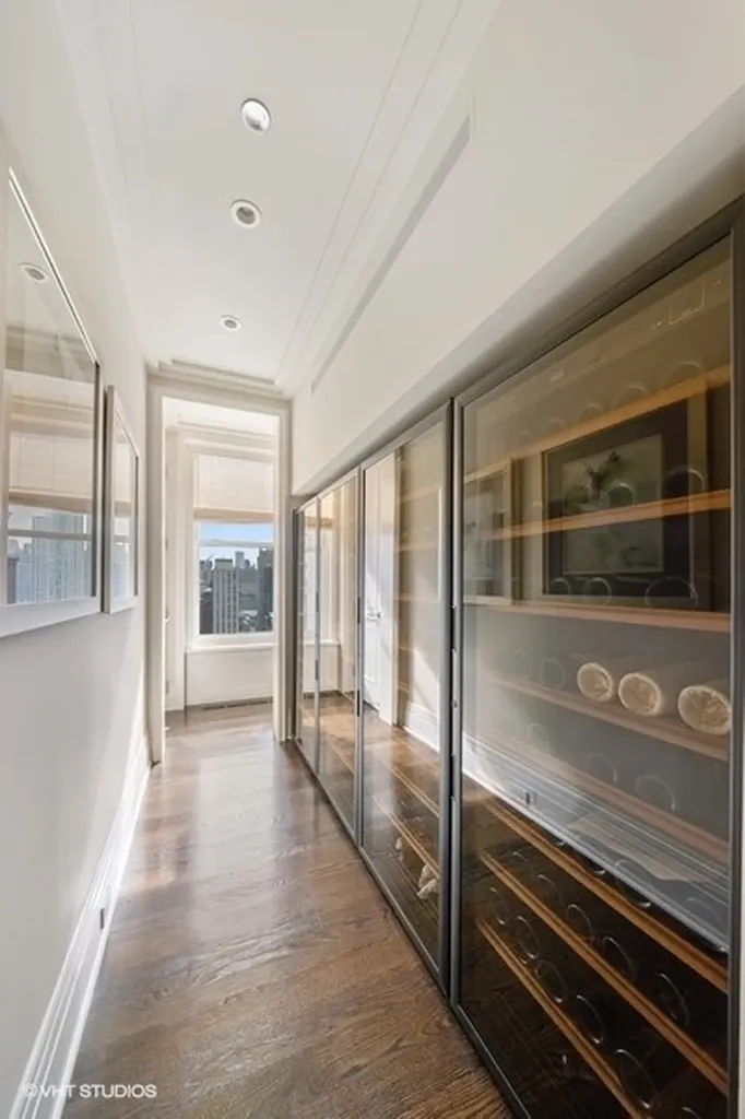 159 East Walton Place Chicago IL 60611