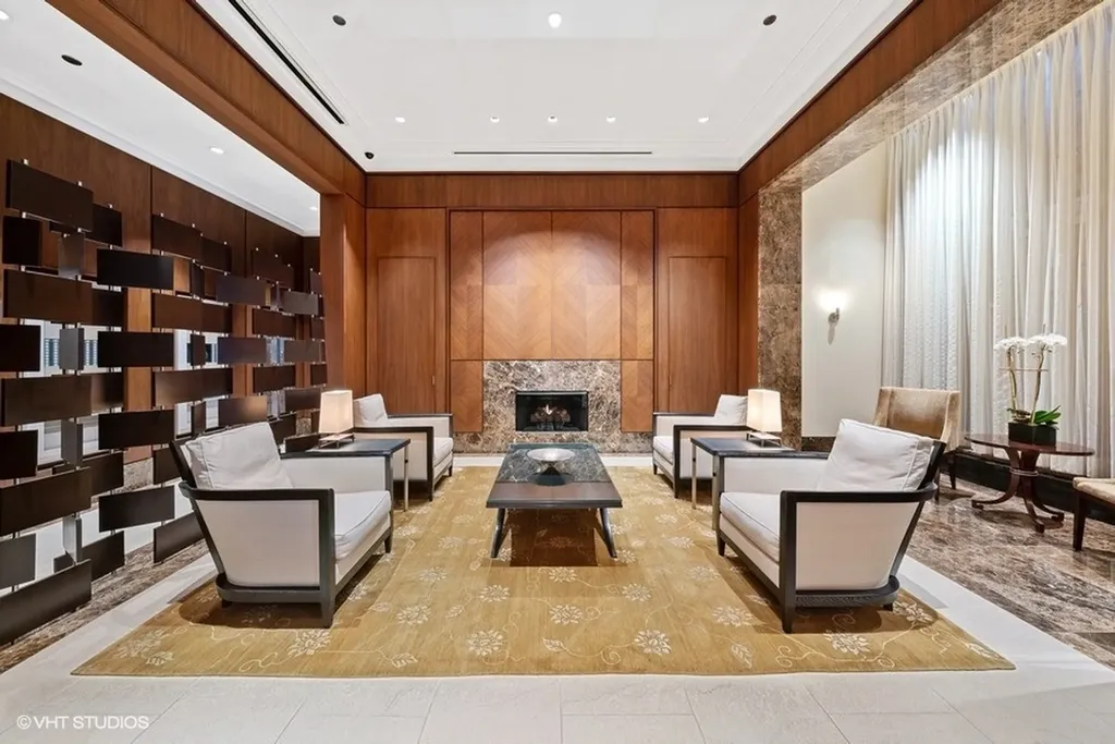159 East Walton Place Chicago IL 60611