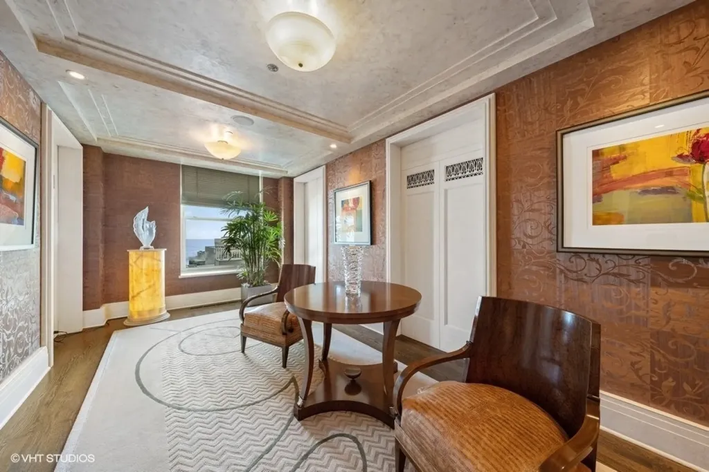 159 East Walton Place Chicago IL 60611