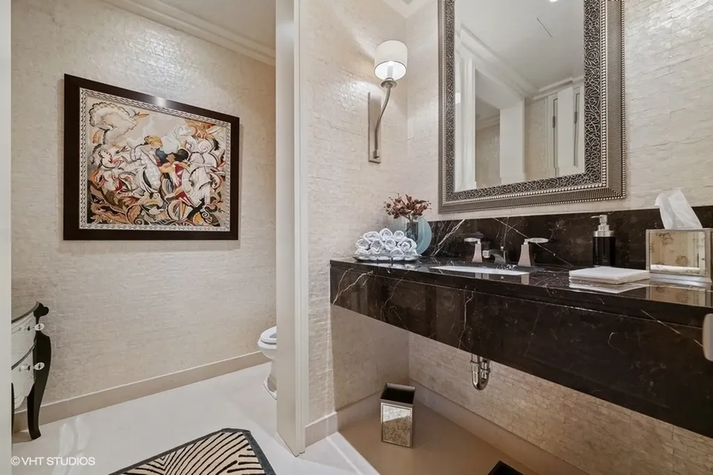 159 East Walton Place Chicago IL 60611