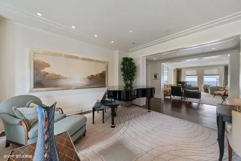 159 East Walton Place Chicago IL 60611