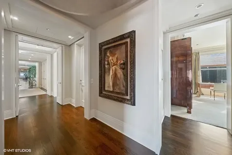 159 East Walton Place Chicago IL 60611