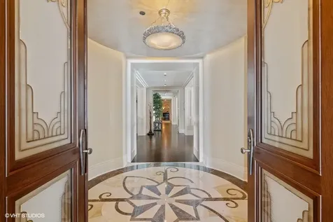 159 East Walton Place Chicago IL 60611