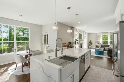 1905 South Osprey Lane Libertyville IL 60048