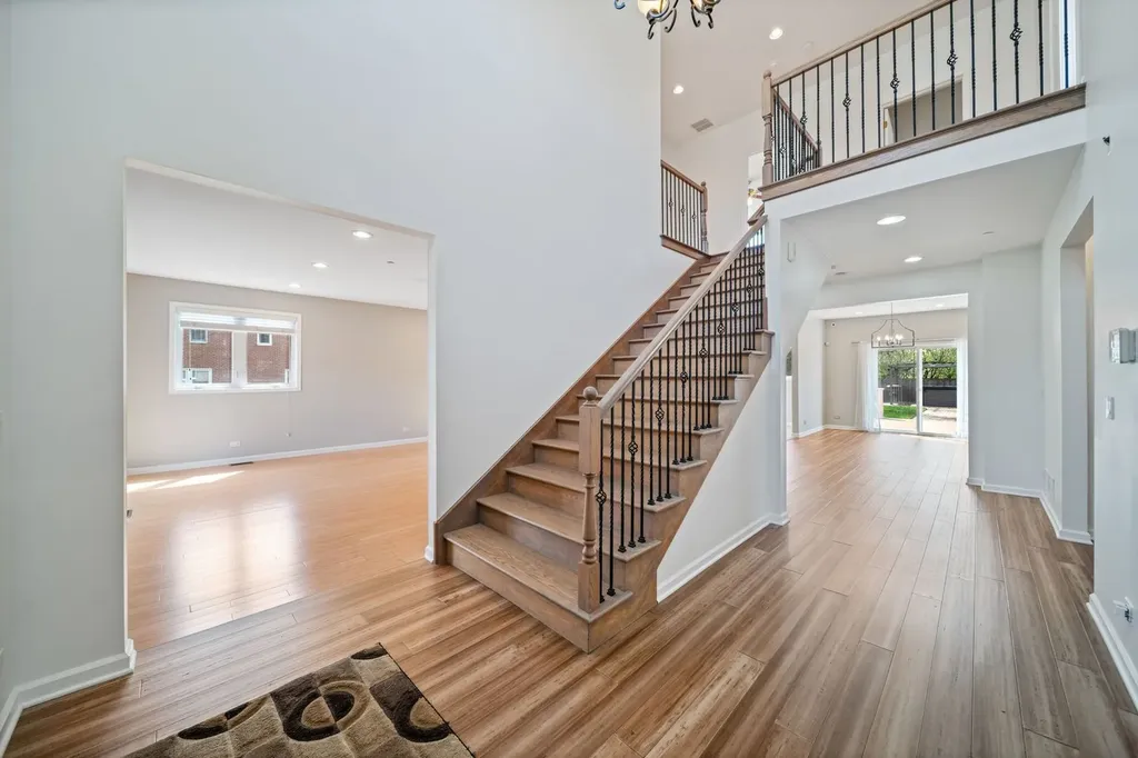 701 Oakton Street Park Ridge IL 60068