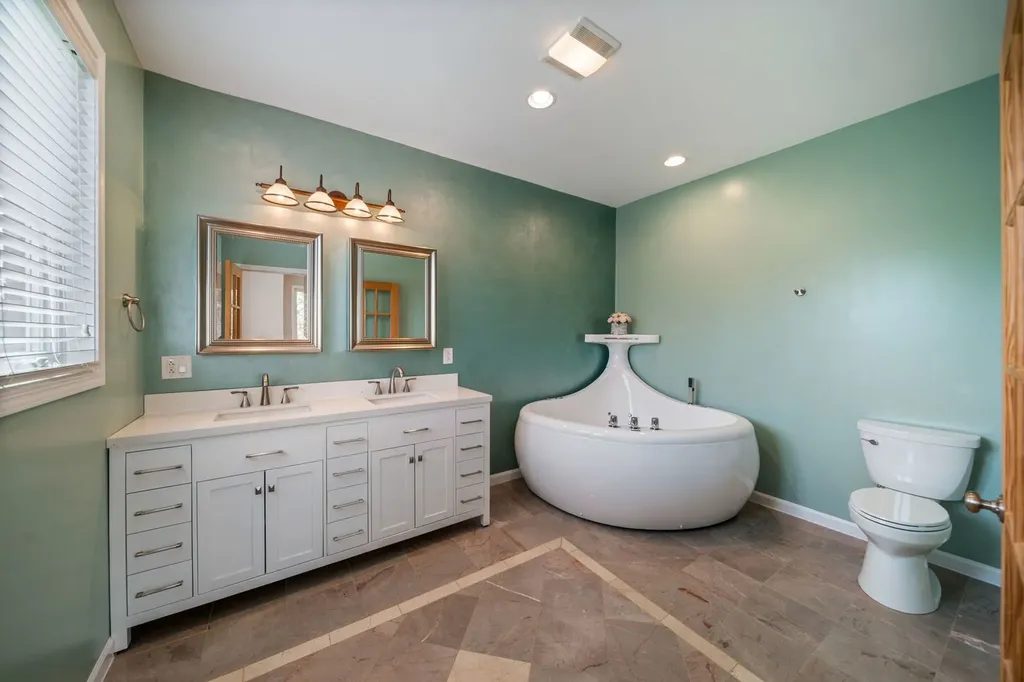 701 Oakton Street Park Ridge IL 60068