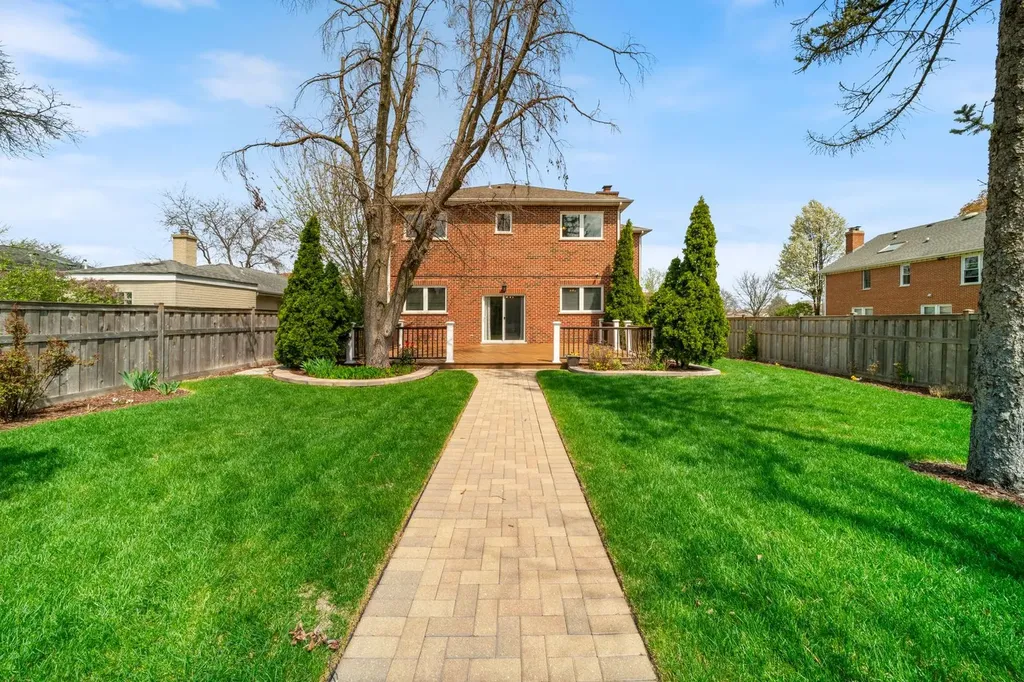 701 Oakton Street Park Ridge IL 60068
