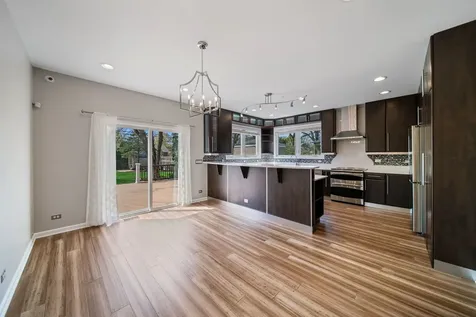 701 Oakton Street Park Ridge IL 60068