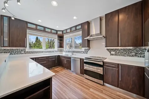 701 Oakton Street Park Ridge IL 60068