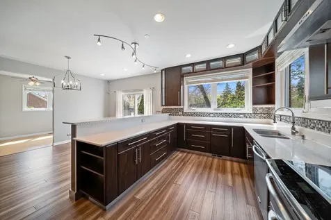 701 Oakton Street Park Ridge IL 60068