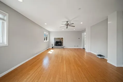 701 Oakton Street Park Ridge IL 60068