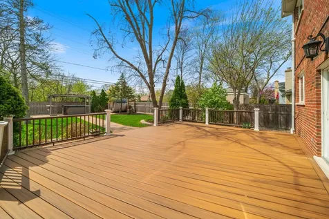 701 Oakton Street Park Ridge IL 60068