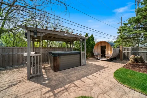 701 Oakton Street Park Ridge IL 60068