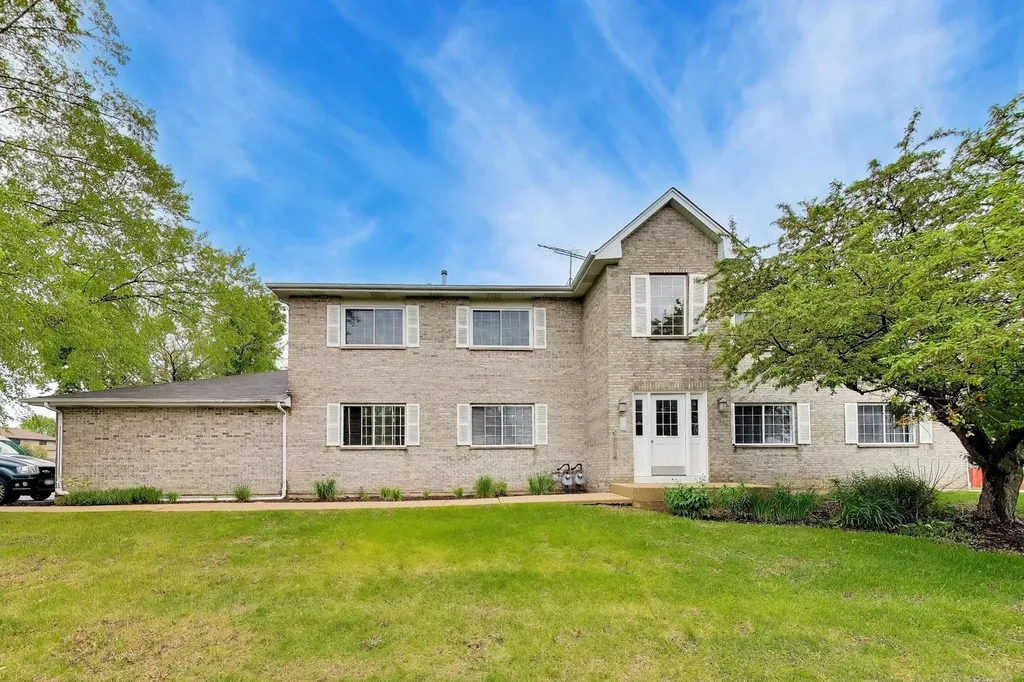 365 Stonington Place South Elgin IL 60177
