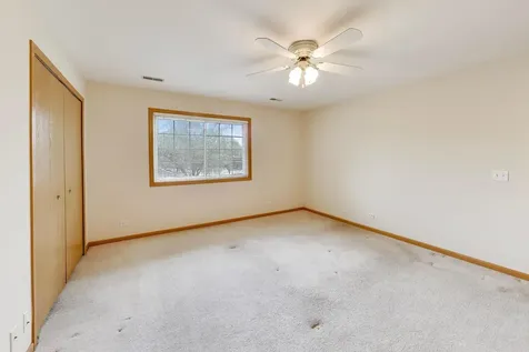 365 Stonington Place South Elgin IL 60177