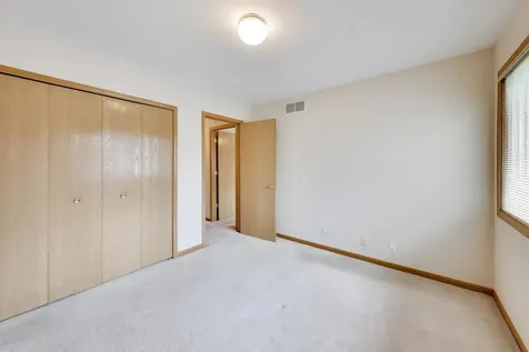 365 Stonington Place South Elgin IL 60177
