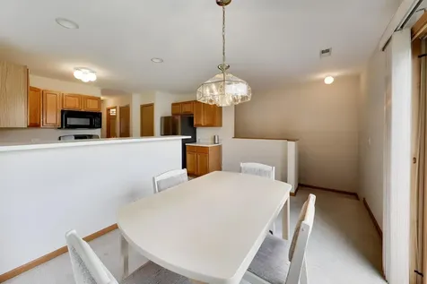 365 Stonington Place South Elgin IL 60177