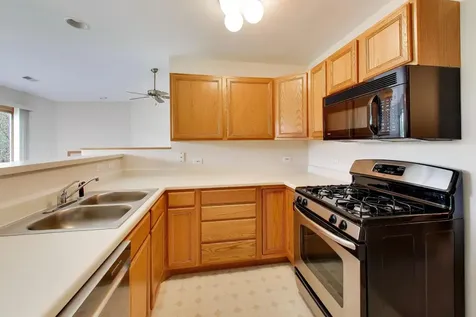 365 Stonington Place South Elgin IL 60177